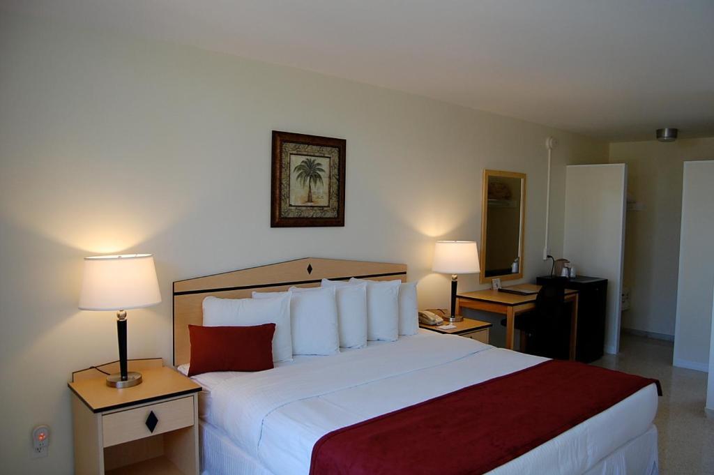Alcazar Resort- Gay Mens Resort Форт Лодърдейл Стая снимка