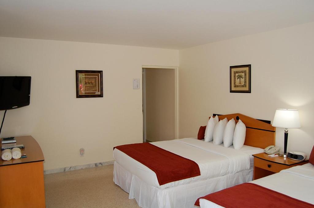 Alcazar Resort- Gay Mens Resort Форт Лодърдейл Стая снимка