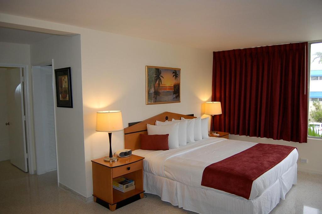 Alcazar Resort- Gay Mens Resort Форт Лодърдейл Стая снимка